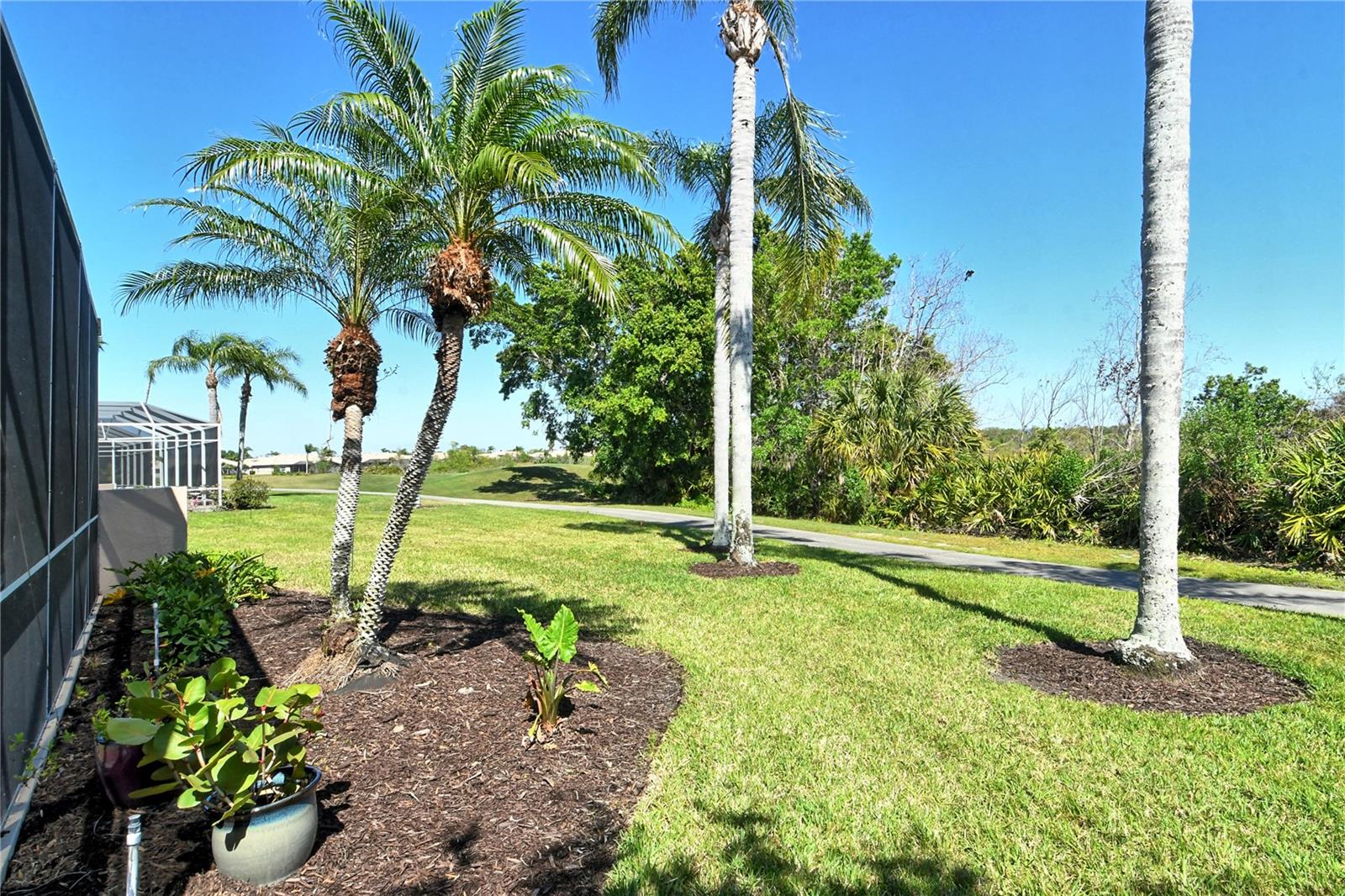 HERITAGE OAKS GOLF & COUNTRY CLUB - Residential