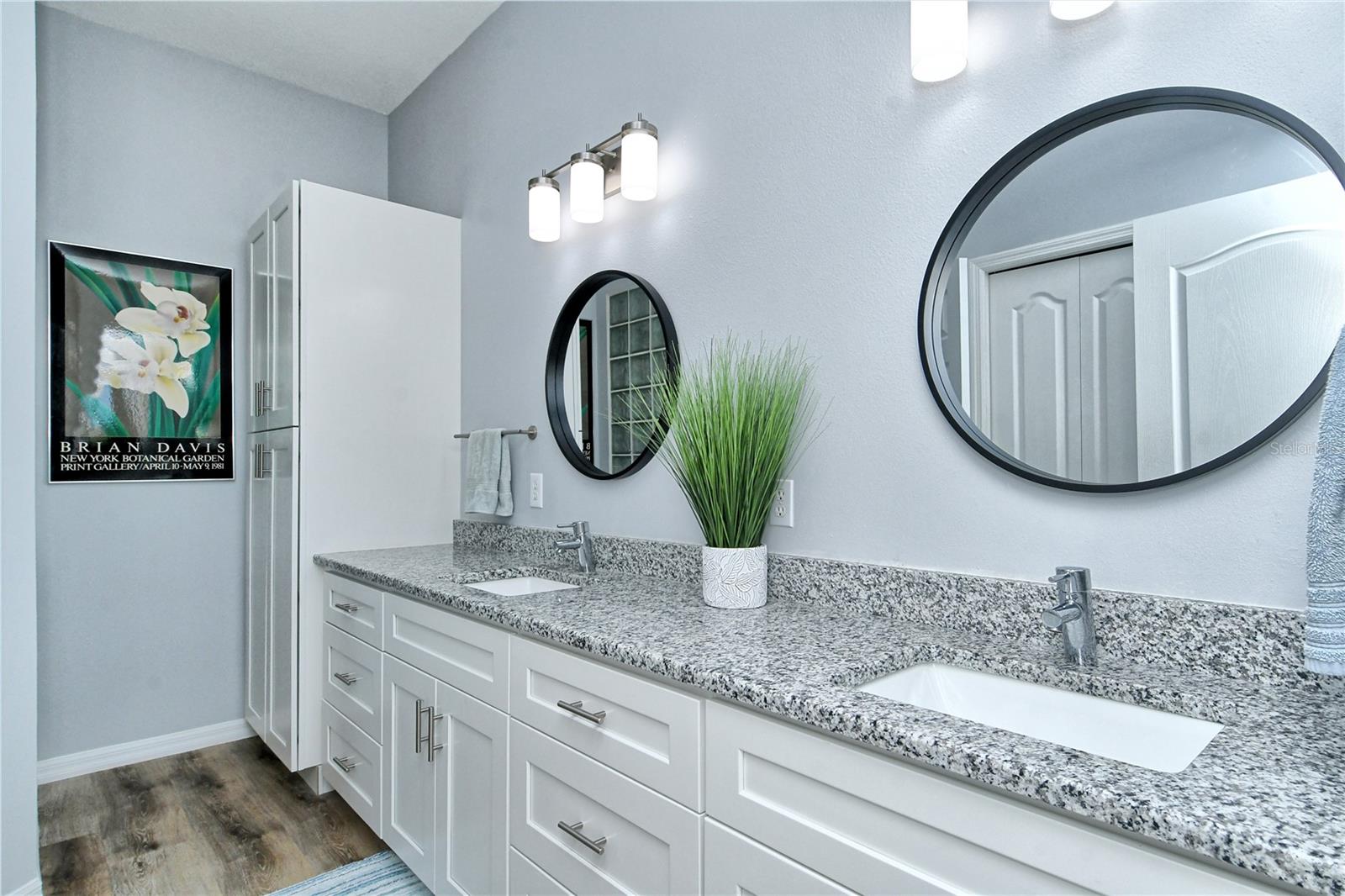 HERITAGE OAKS GOLF & COUNTRY CLUB - Residential