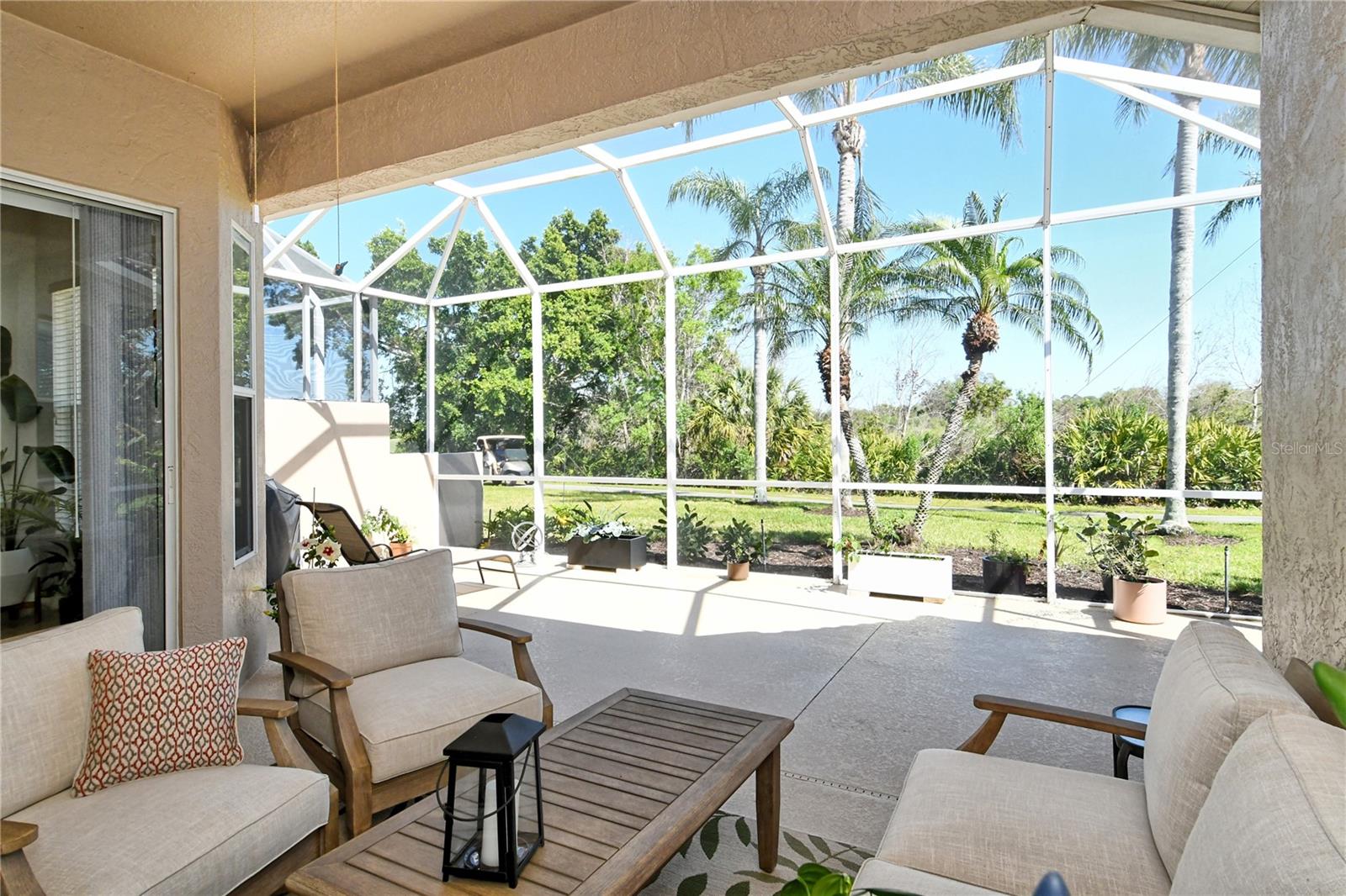 HERITAGE OAKS GOLF & COUNTRY CLUB - Residential