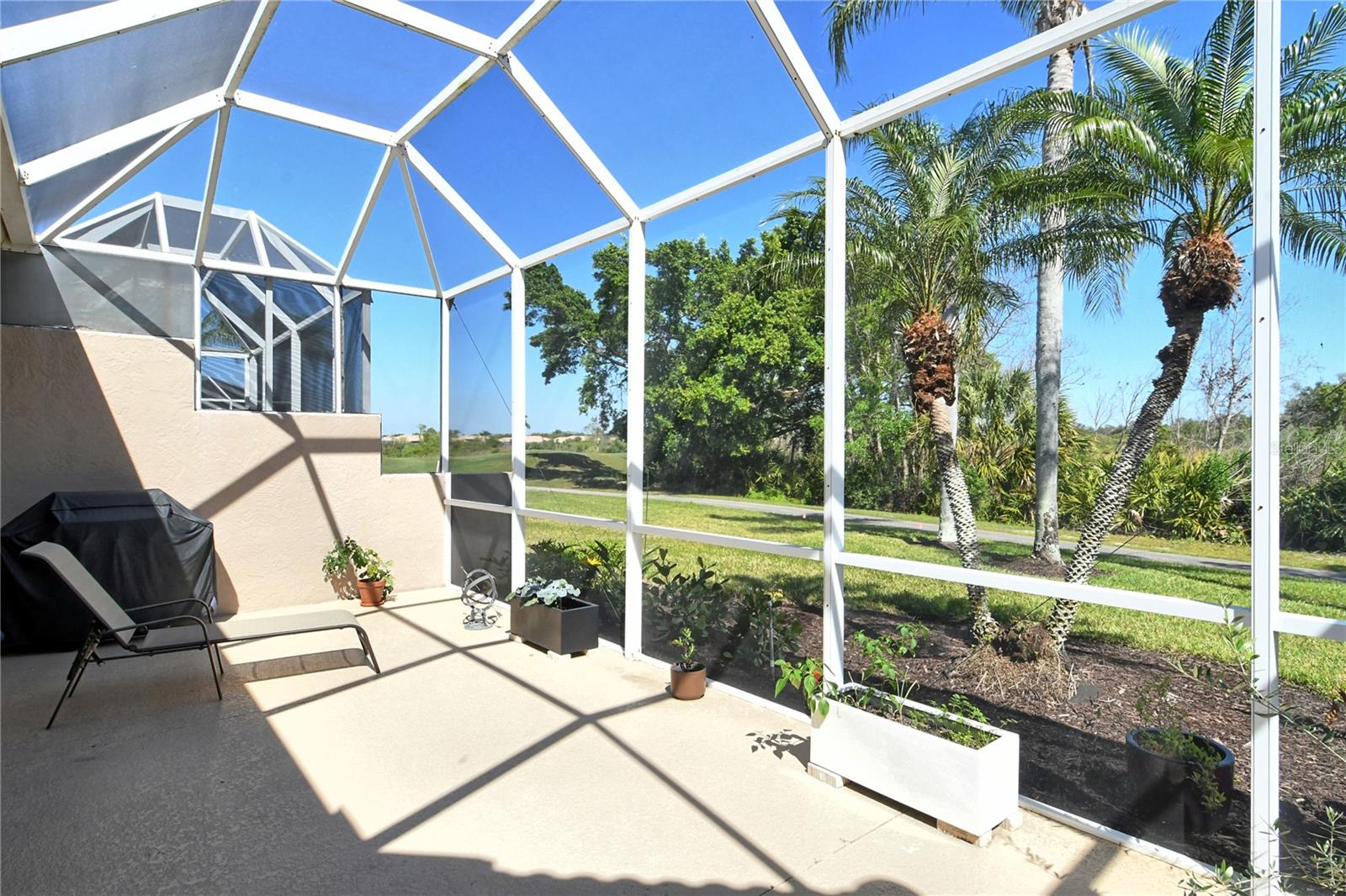 HERITAGE OAKS GOLF & COUNTRY CLUB - Residential