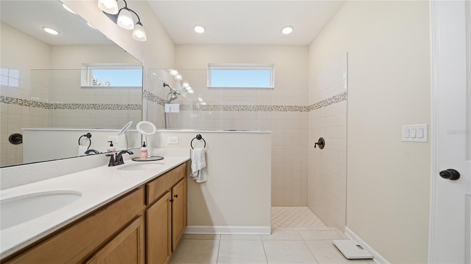 BEACON LAKE PH 1 - Residential