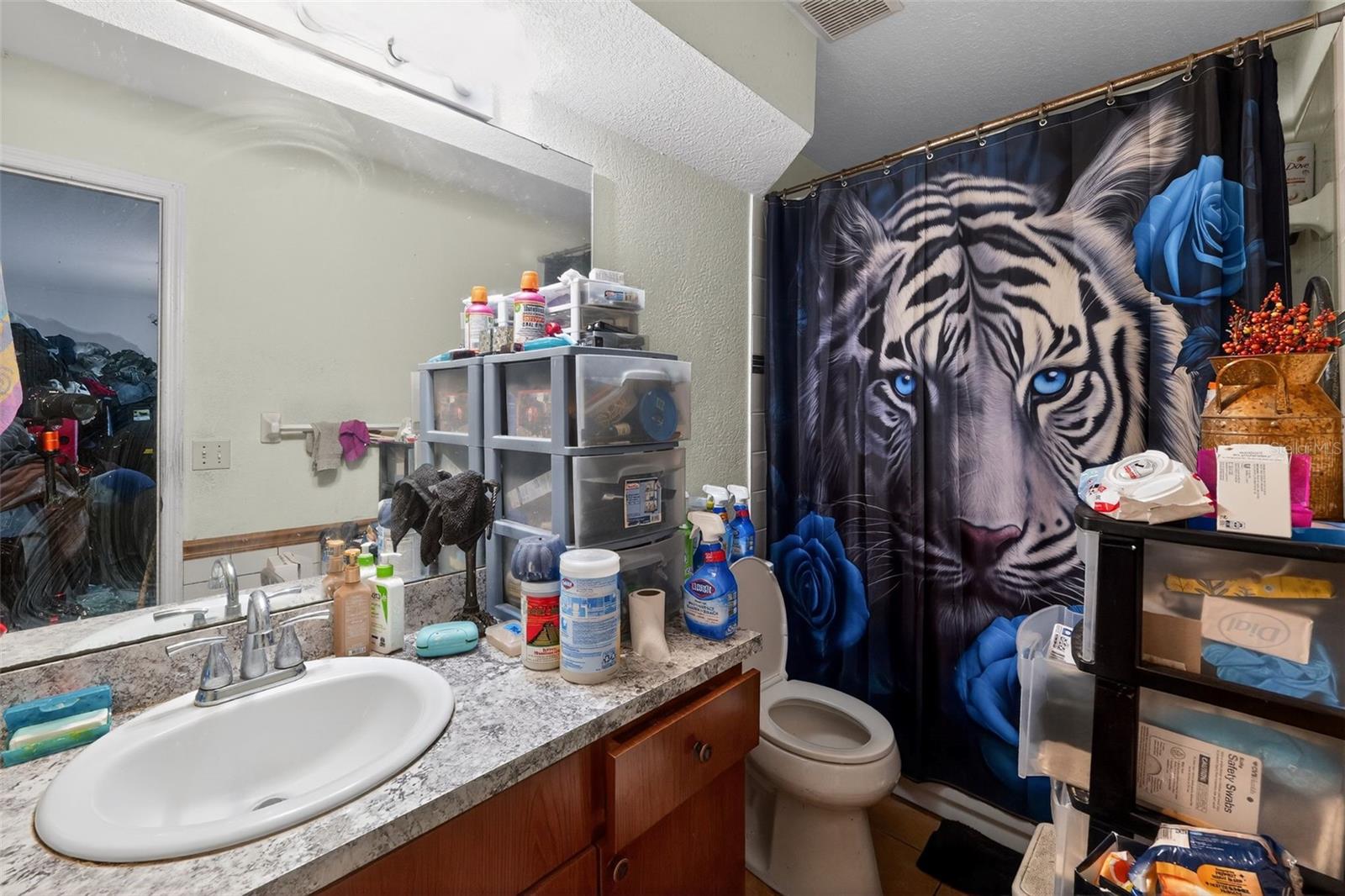 UNRE LAKE GIBSON VILLAS - Residential