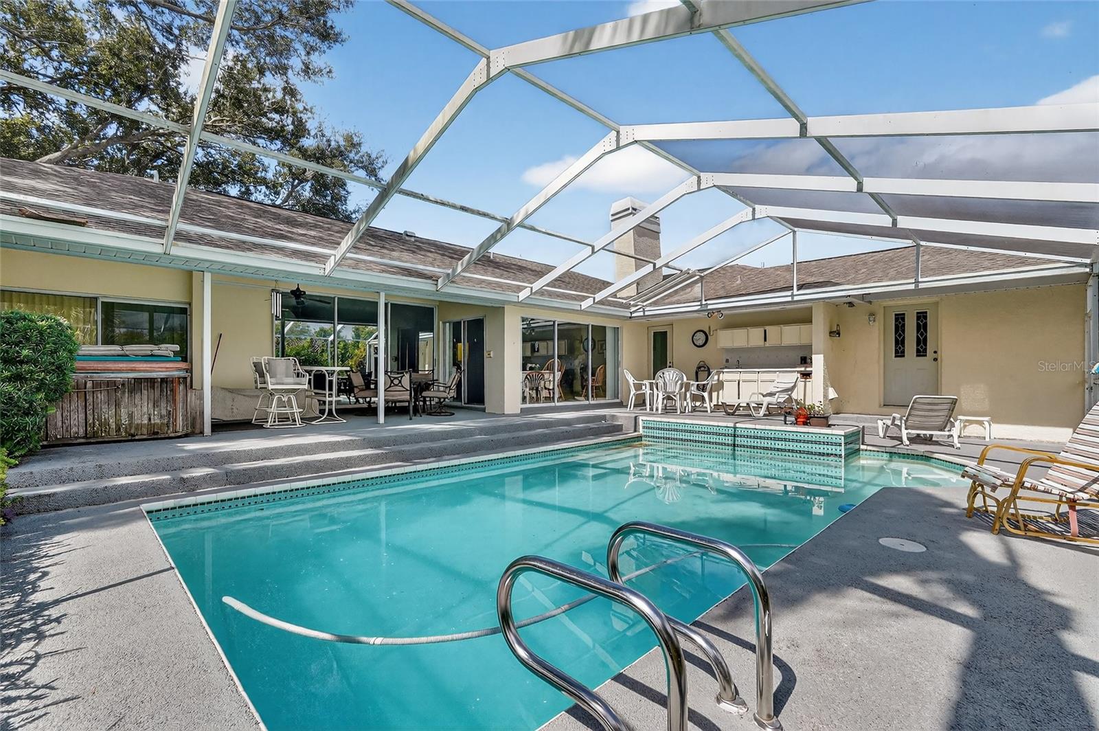 AMBLEWOOD GULF TRACE - Residential