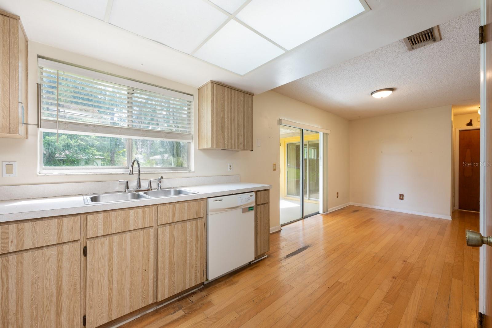 1011 ROYALTON ROAD