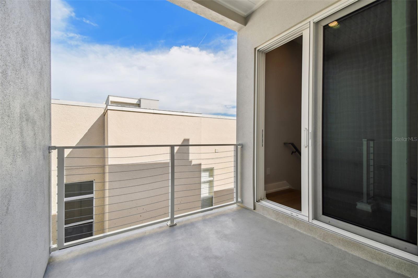 ROYAL TWNHMS - Residential