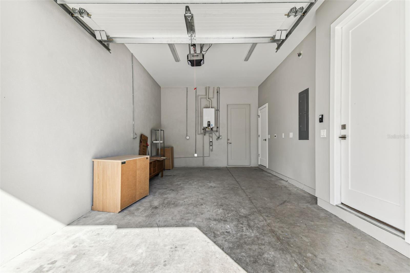 ROYAL TWNHMS - Residential