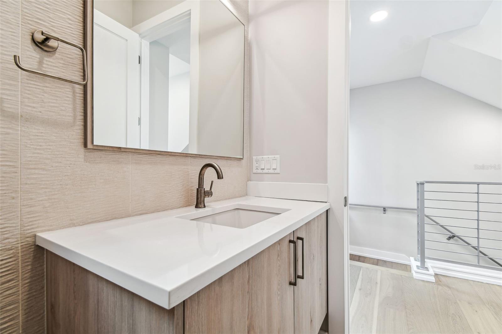 ROYAL TWNHMS - Residential