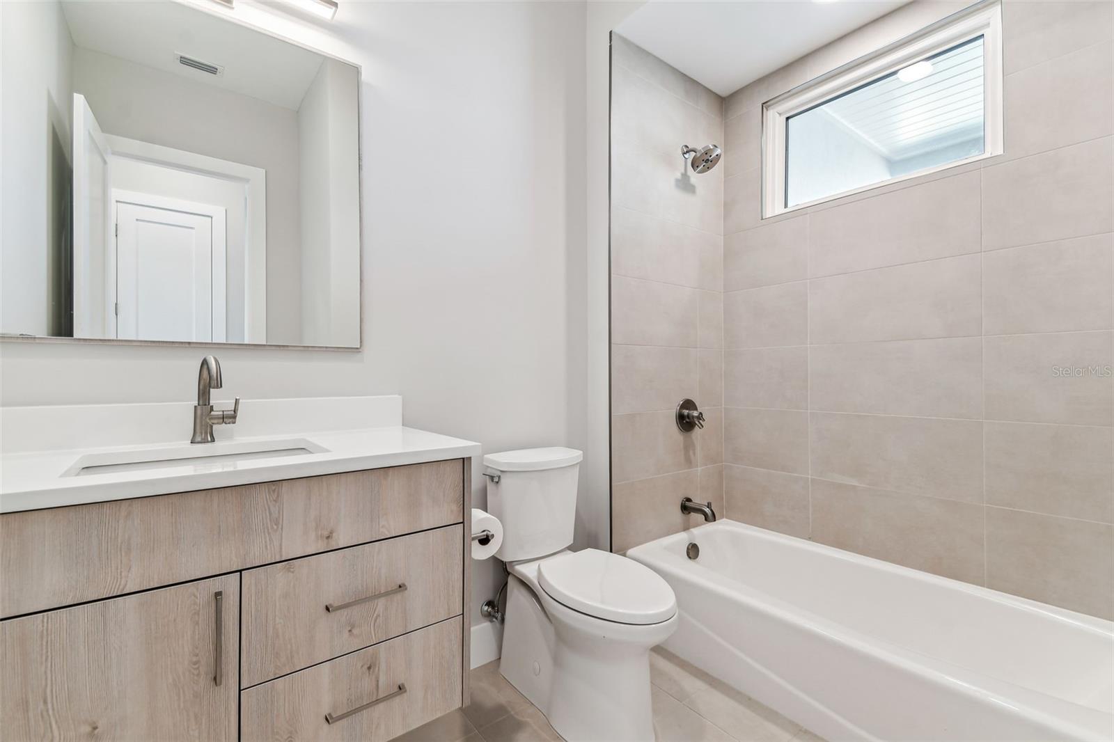 ROYAL TWNHMS - Residential