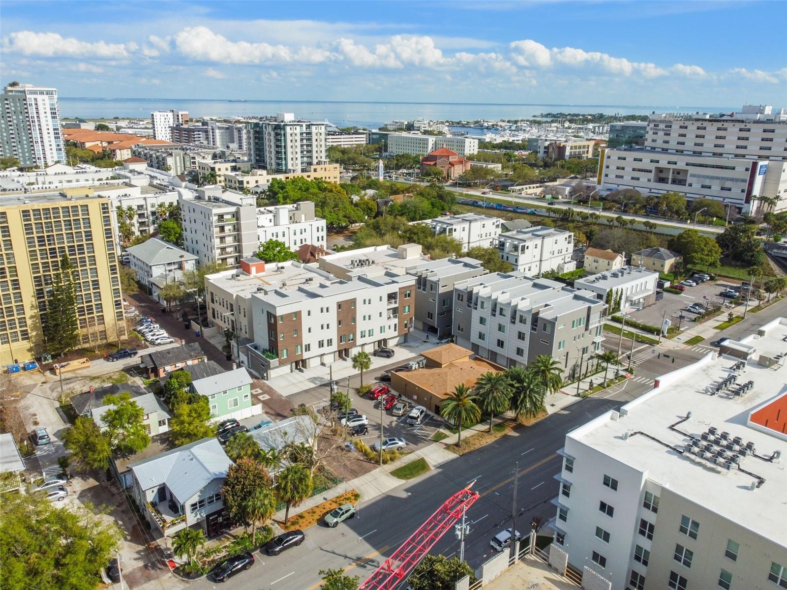 ROYAL TWNHMS - Residential