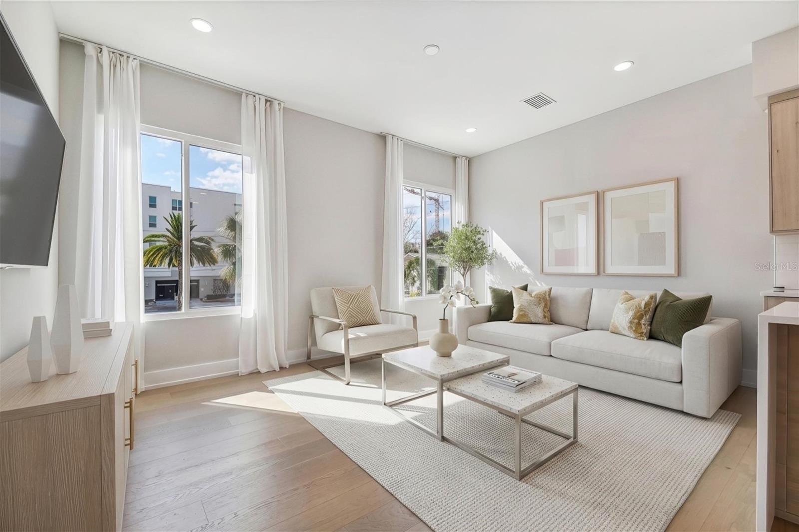 ROYAL TWNHMS - Residential