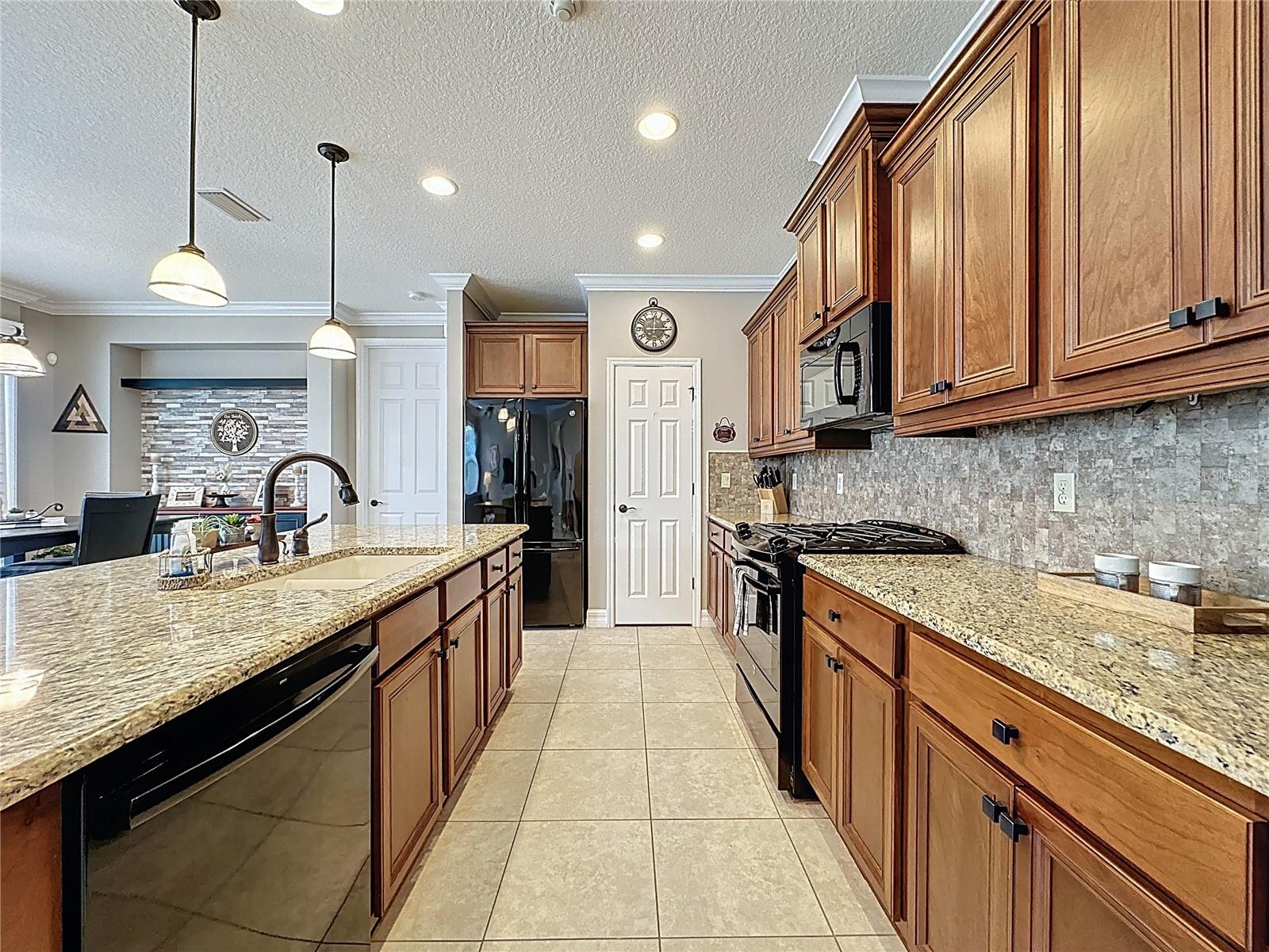 CASCADES OF GROVELAND (TRILOGY) - Residential