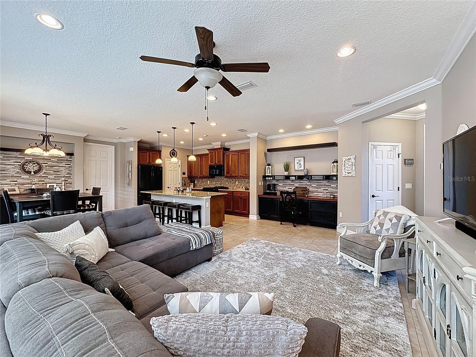 CASCADES OF GROVELAND (TRILOGY) - Residential