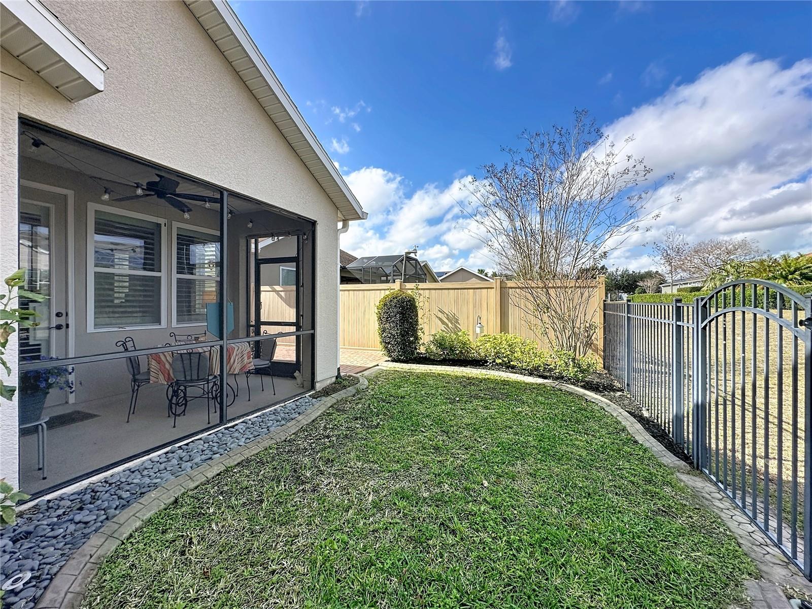 CASCADES OF GROVELAND (TRILOGY) - Residential