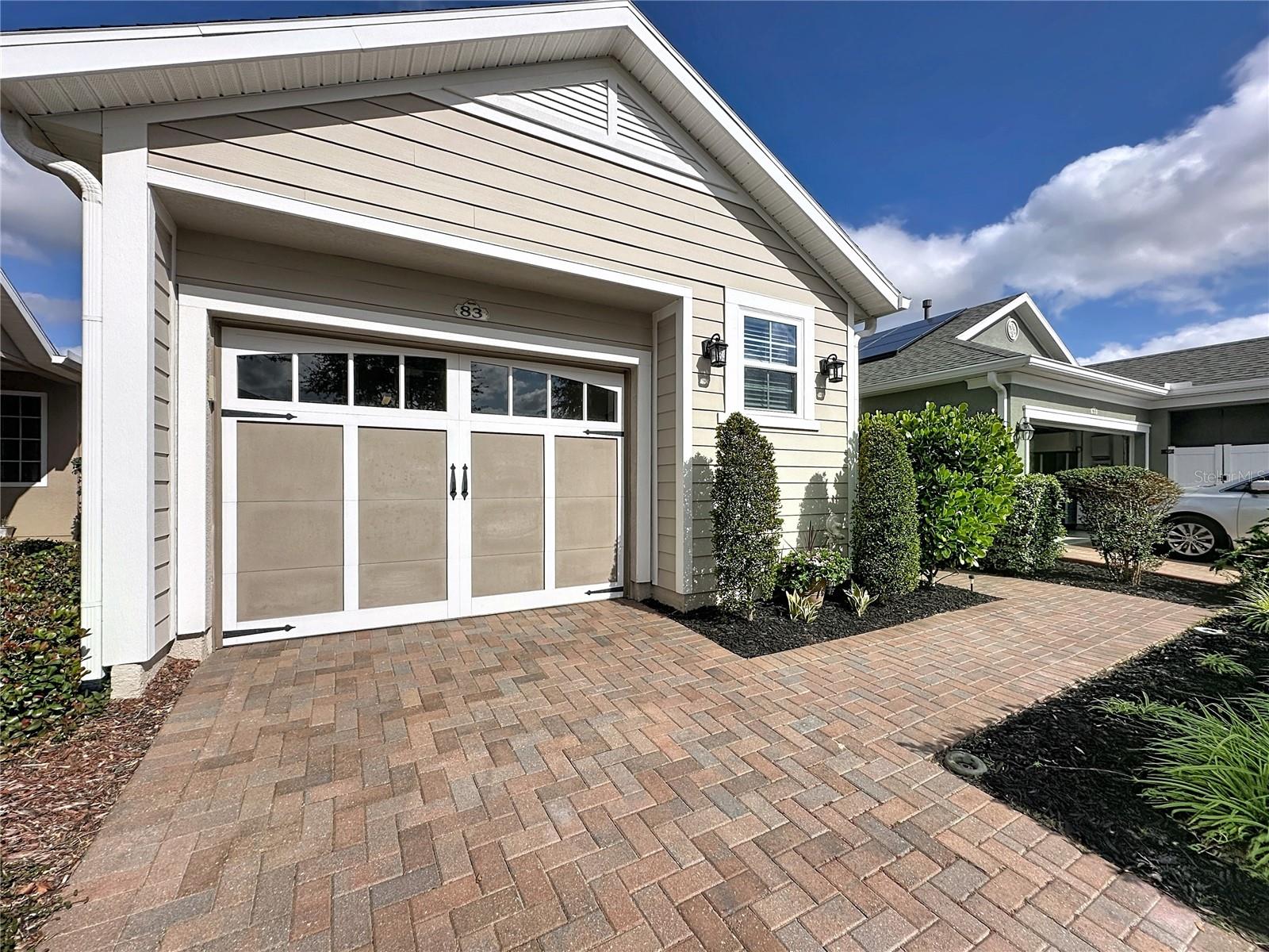 CASCADES OF GROVELAND (TRILOGY) - Residential