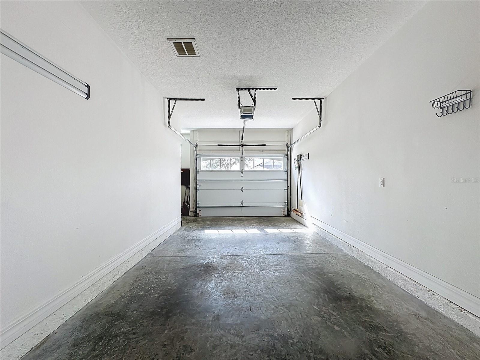 CASCADES OF GROVELAND (TRILOGY) - Residential