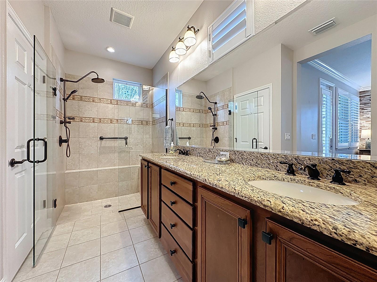 CASCADES OF GROVELAND (TRILOGY) - Residential