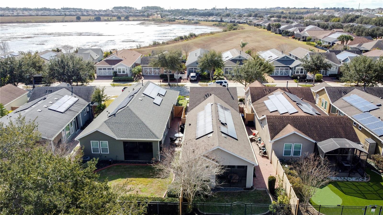 CASCADES OF GROVELAND (TRILOGY) - Residential