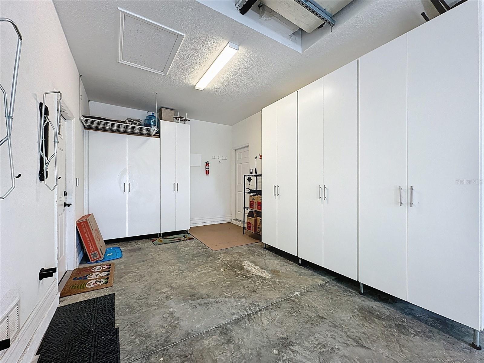 CASCADES OF GROVELAND (TRILOGY) - Residential