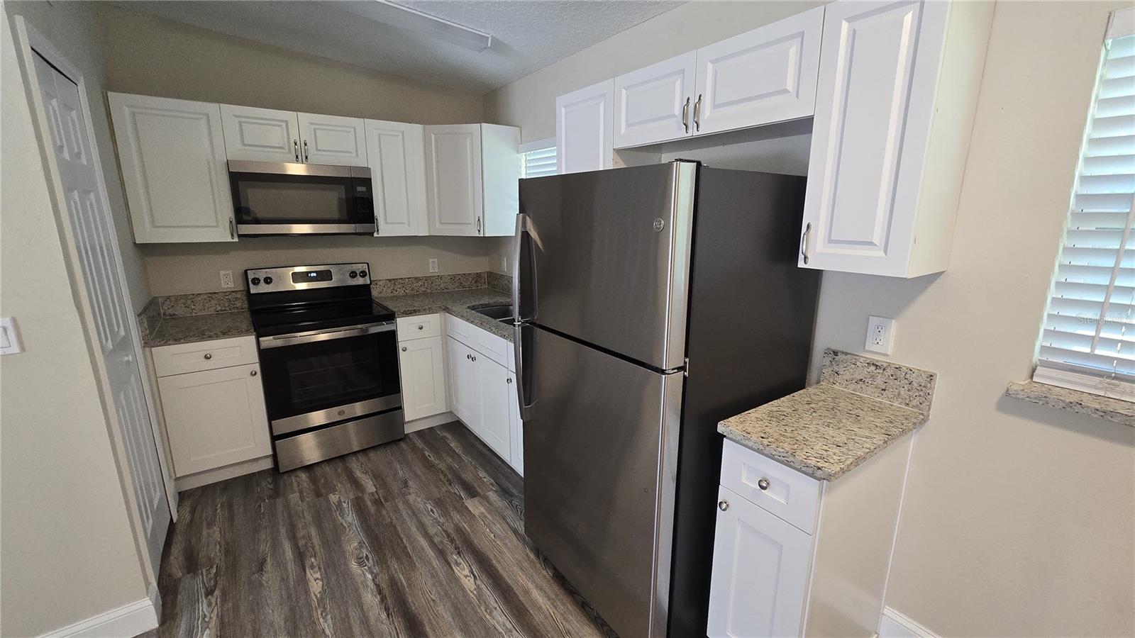 WESTSIDE MANOR SEC 03 - Residential