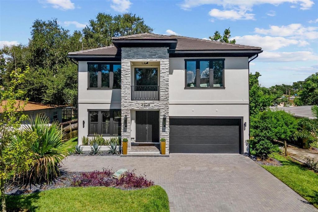 Photo of 4205 W North B Street, Tampa, FL 33609 (MLS # TB8432531)