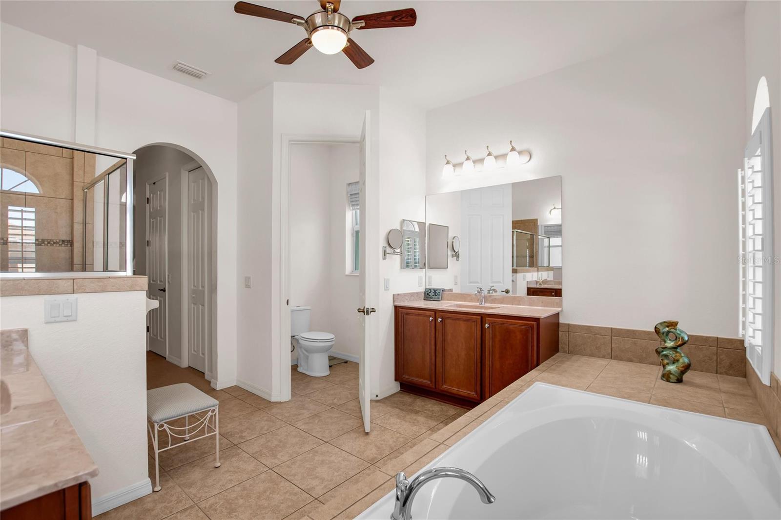 LAKE ASHTON GOLF CLUB PHASE VI - Residential