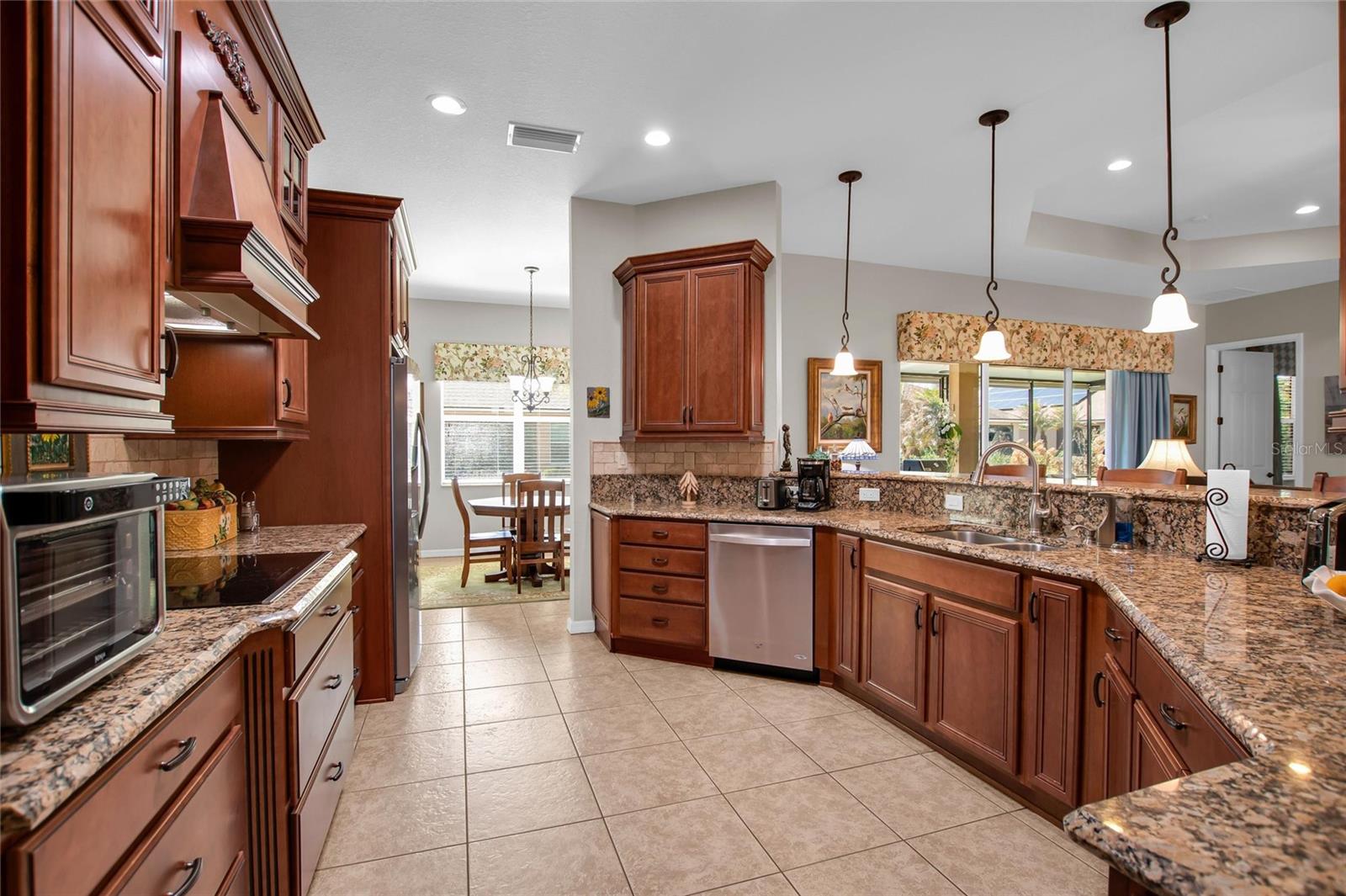 LAKE ASHTON GOLF CLUB PHASE VI - Residential