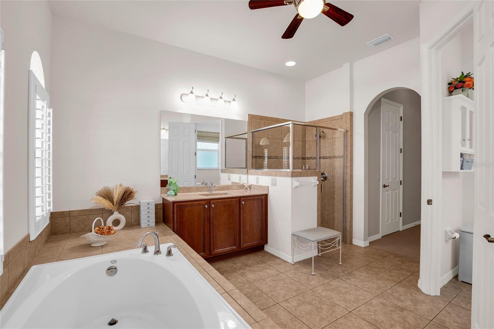 LAKE ASHTON GOLF CLUB PHASE VI - Residential