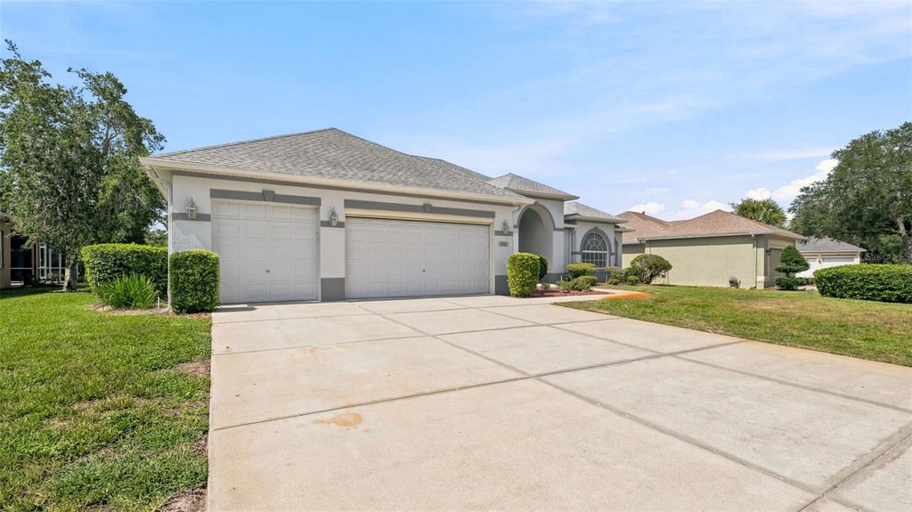 Photo of 8722 Mississippi Run, Weeki Wachee, FL 34613 (MLS # O6424358)