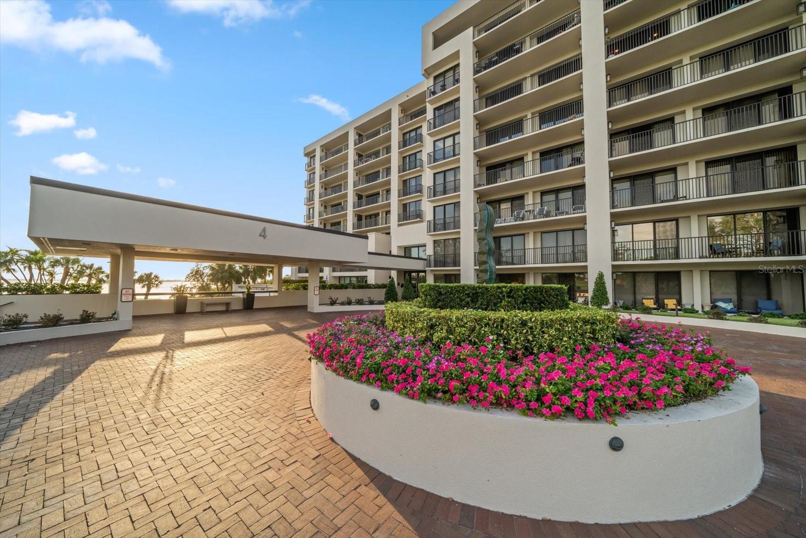 4 BELLEVIEW BOULEVARD 106