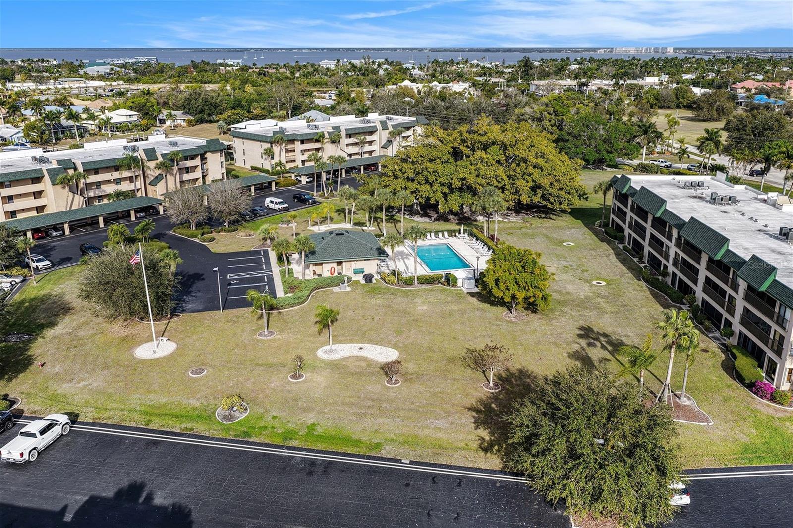 BANYAN POINT PH 02 - Residential