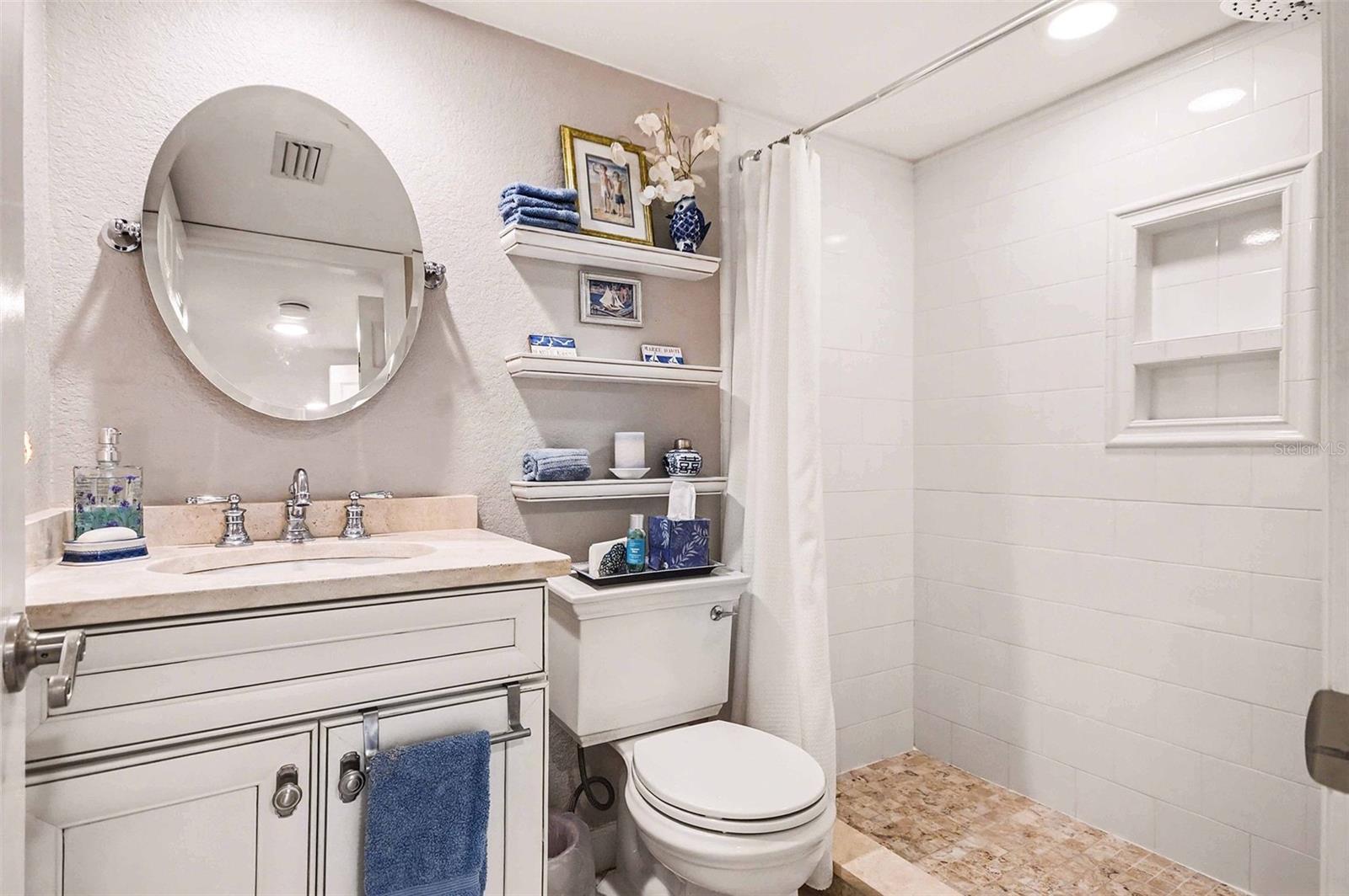 BANYAN POINT PH 02 - Residential