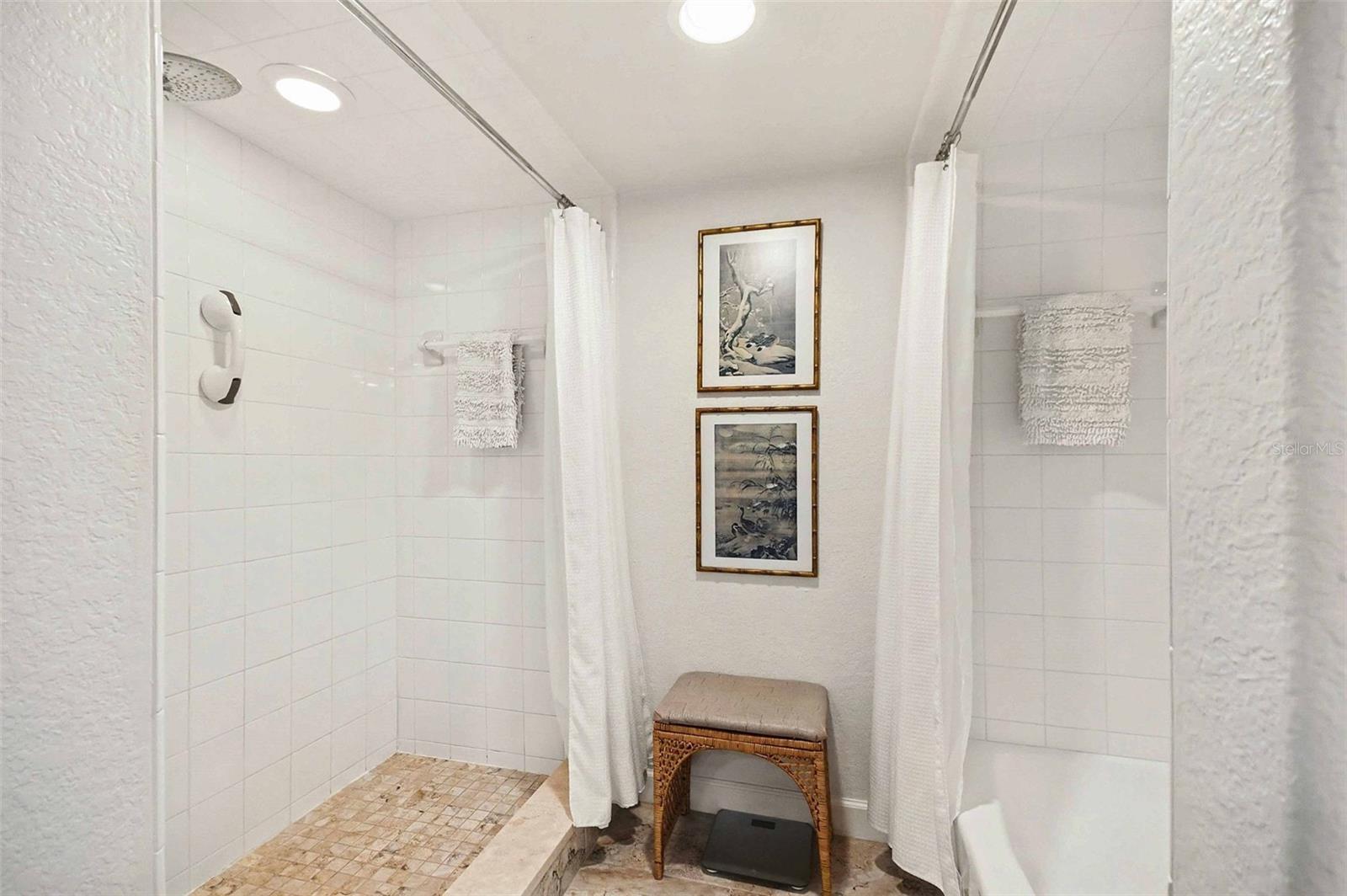 BANYAN POINT PH 02 - Residential