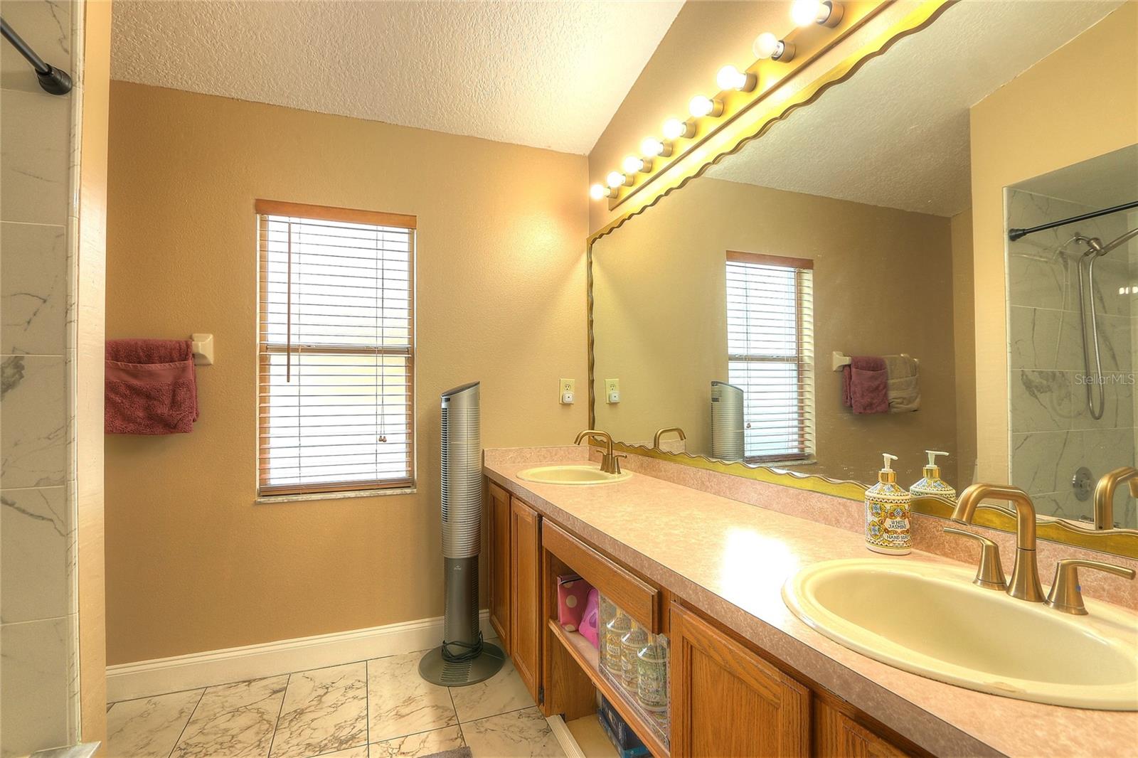 RANDOM OAKS PH I - Residential