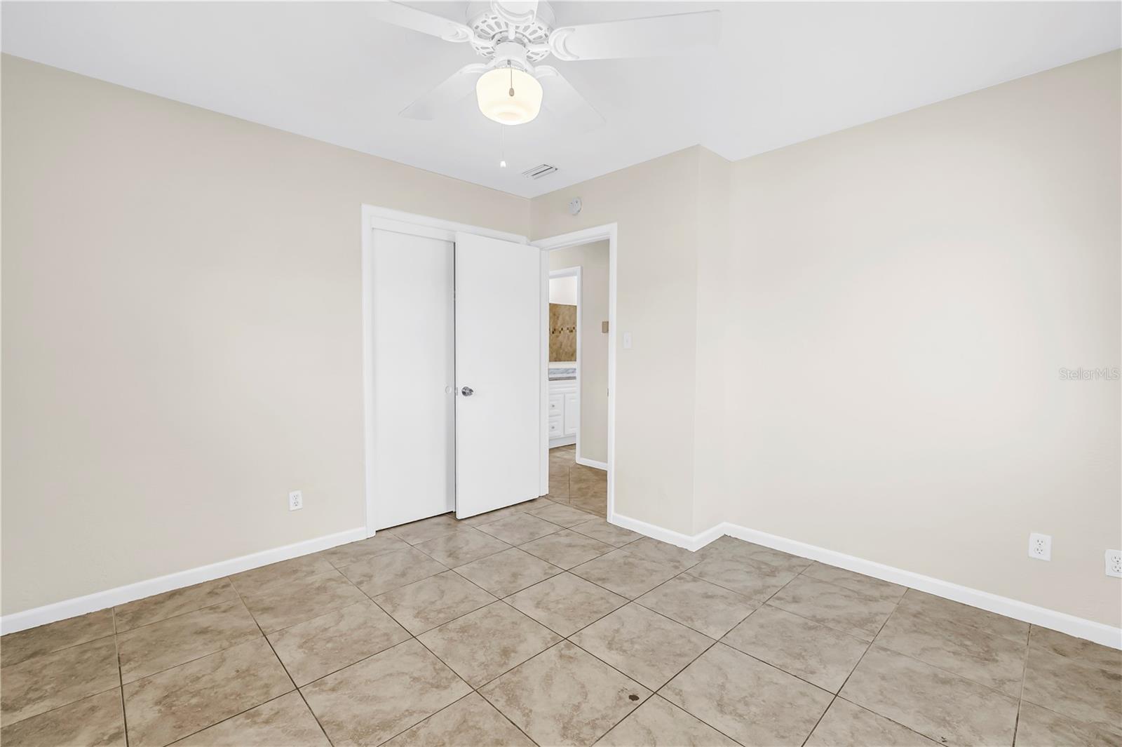 MEADOW LAWN 5TH ADD - Residential