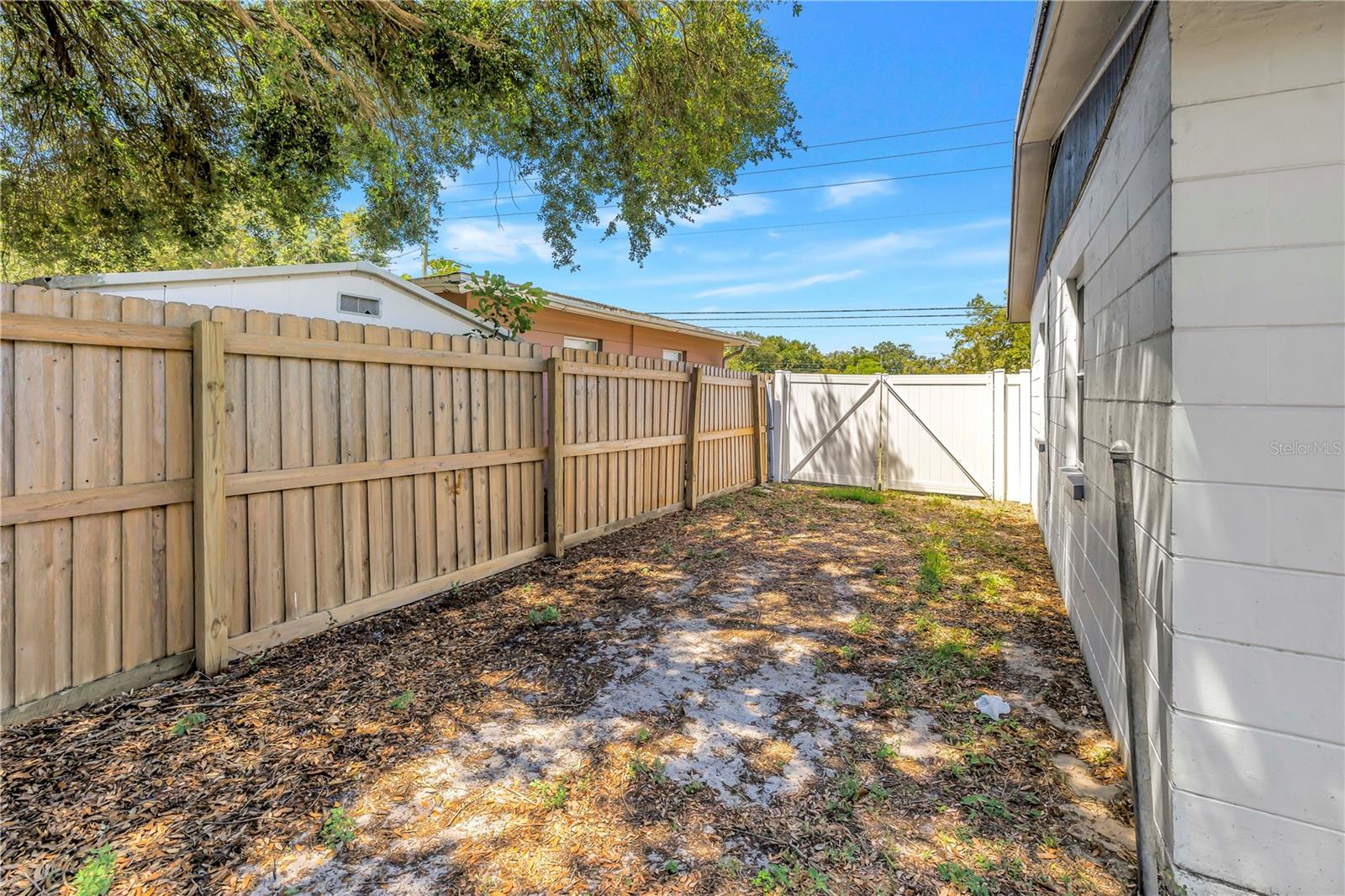 MEADOW LAWN 5TH ADD - Residential