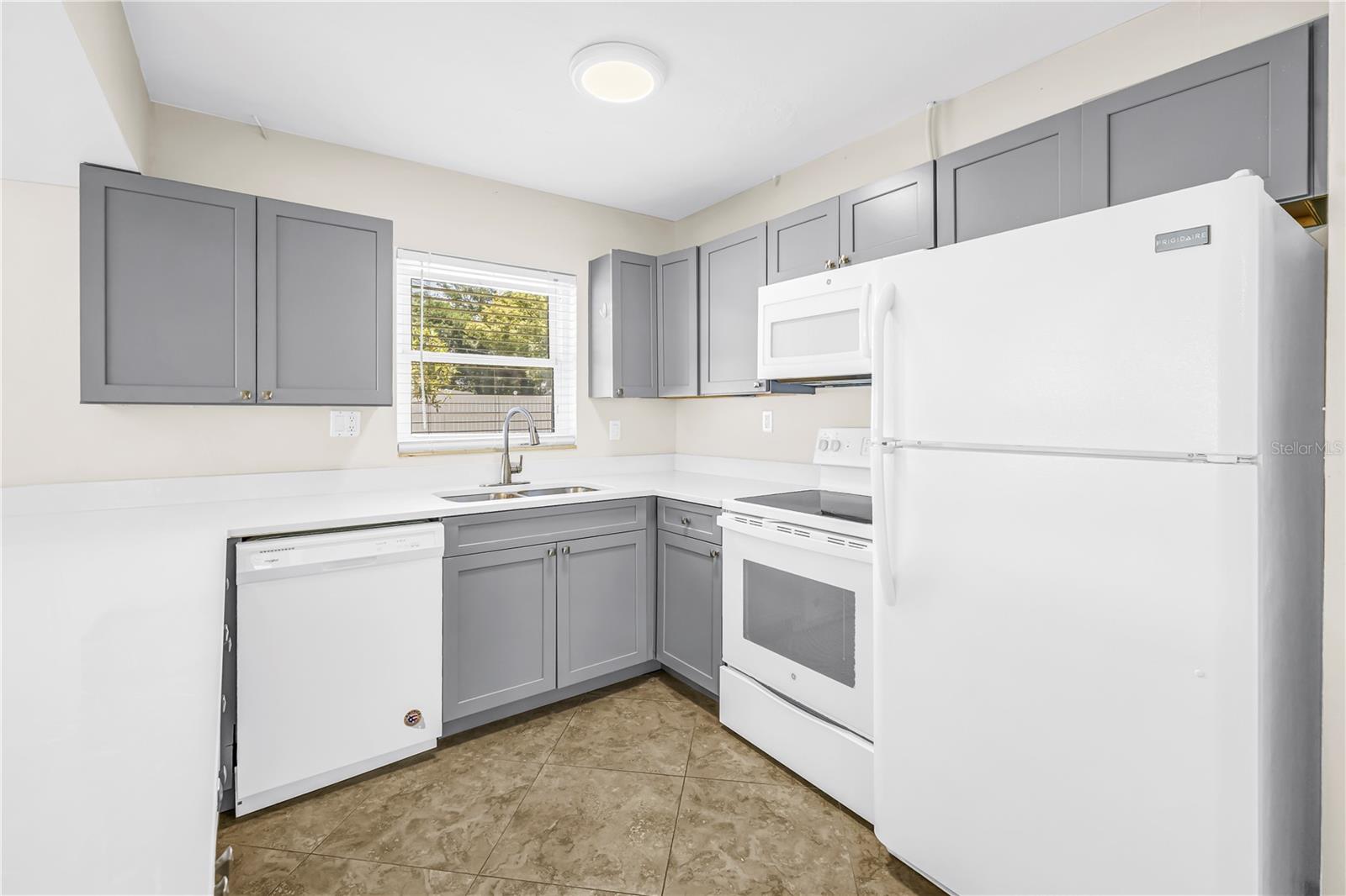 MEADOW LAWN 5TH ADD - Residential