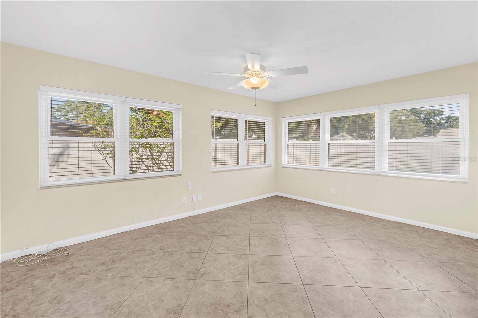 MEADOW LAWN 5TH ADD - Residential