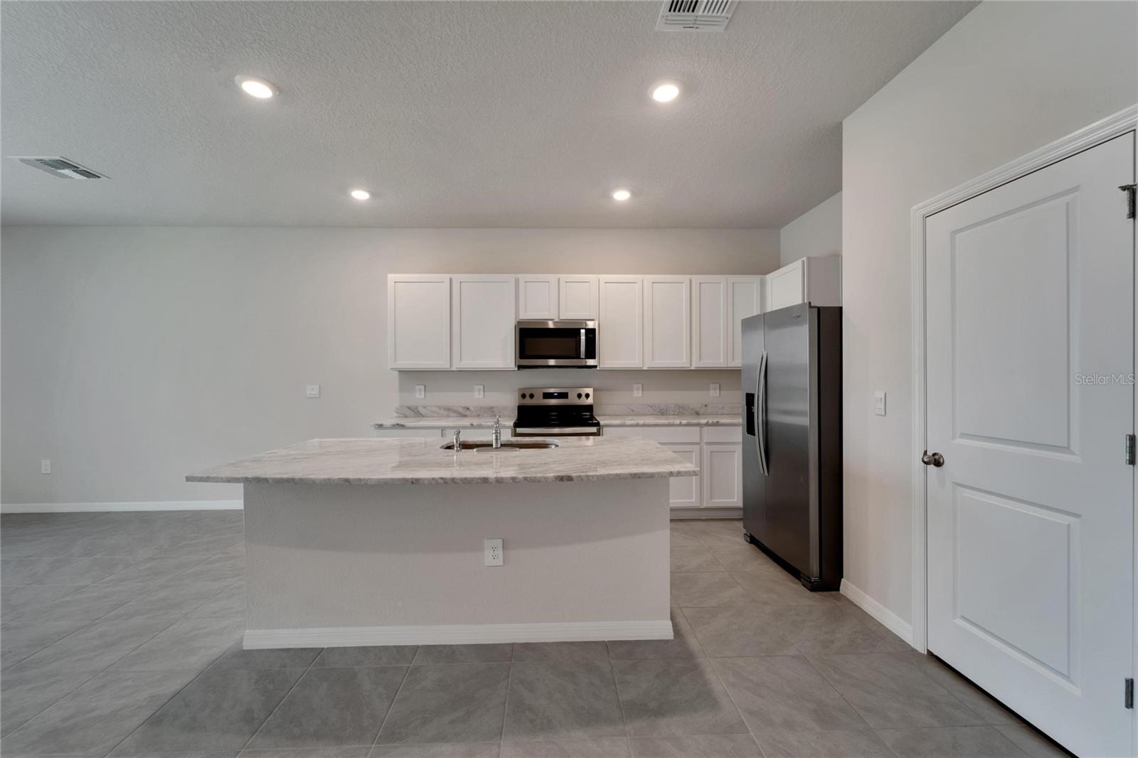 STAR FARMS AT LAKEWOOD RANCH - Residential Lease