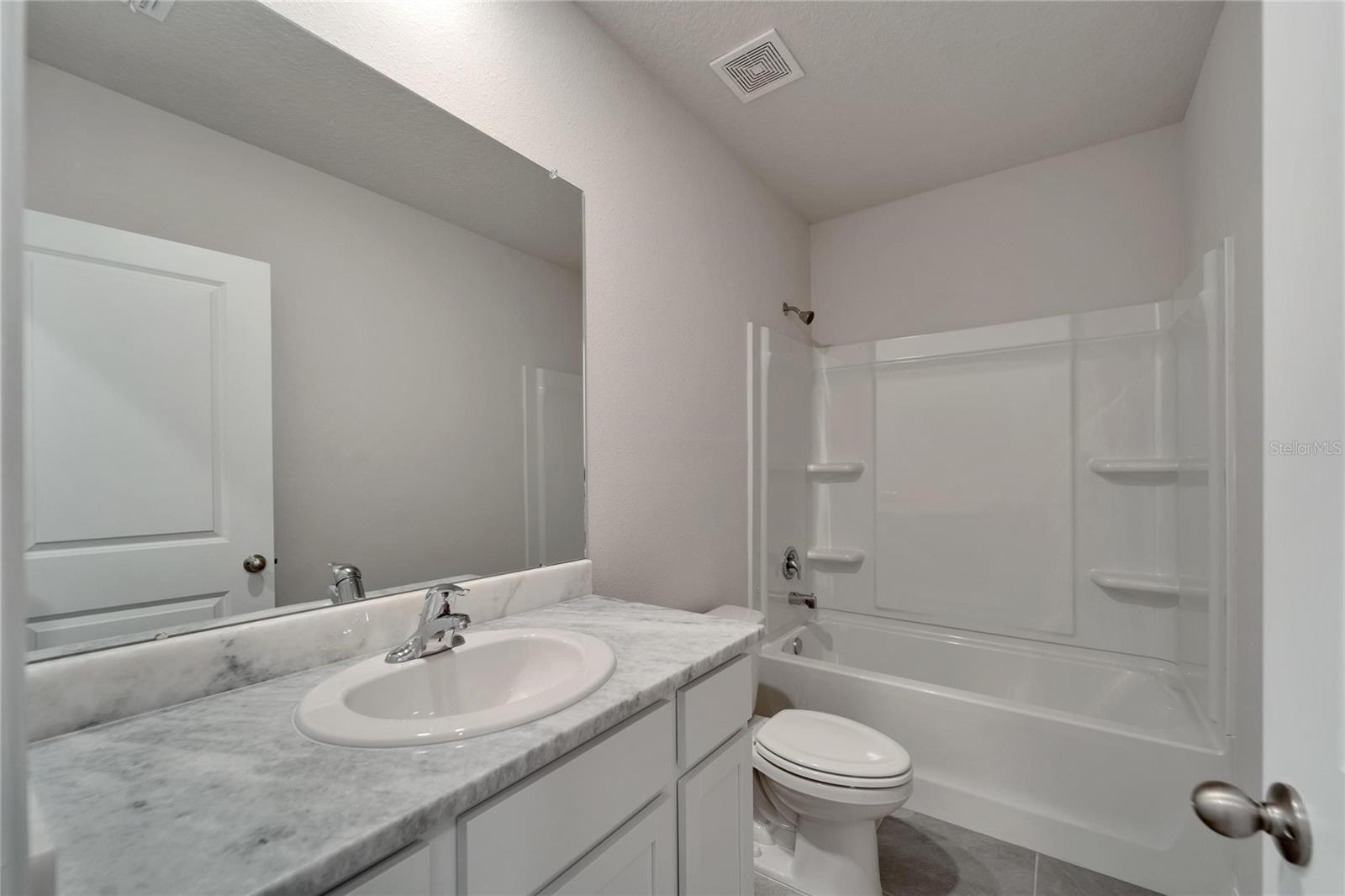 STAR FARMS AT LAKEWOOD RANCH - Residential Lease