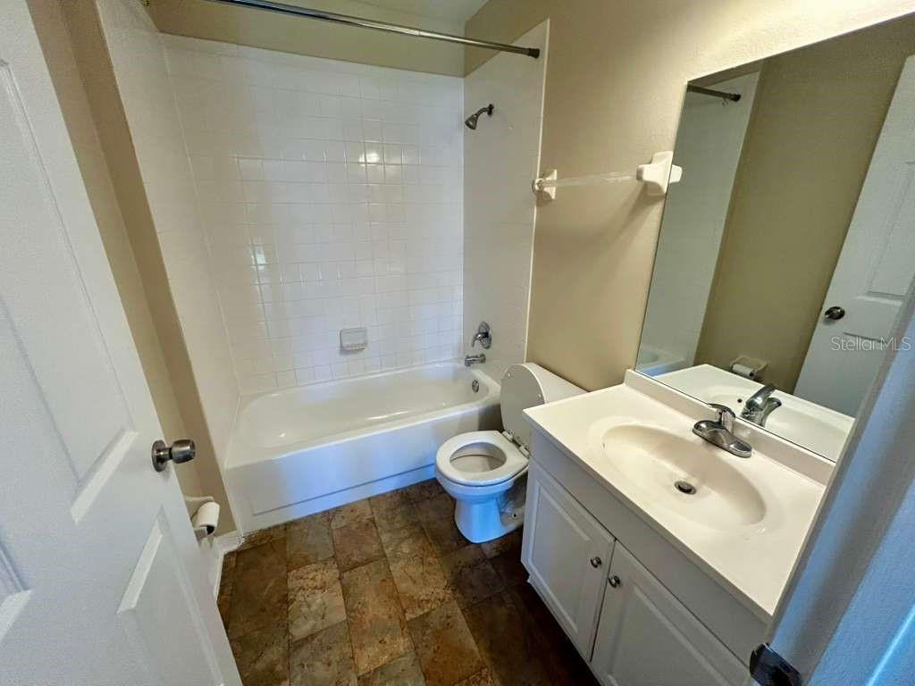 TWIN RIVERS SEC 4 UNIT 2 - Residential Lease