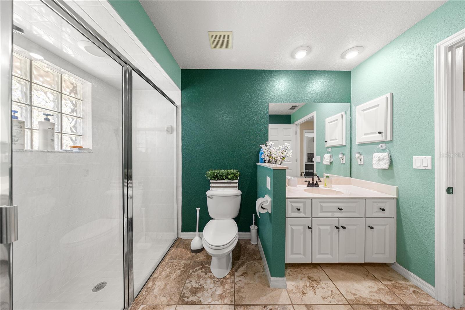 EMERALD POINT - Residential