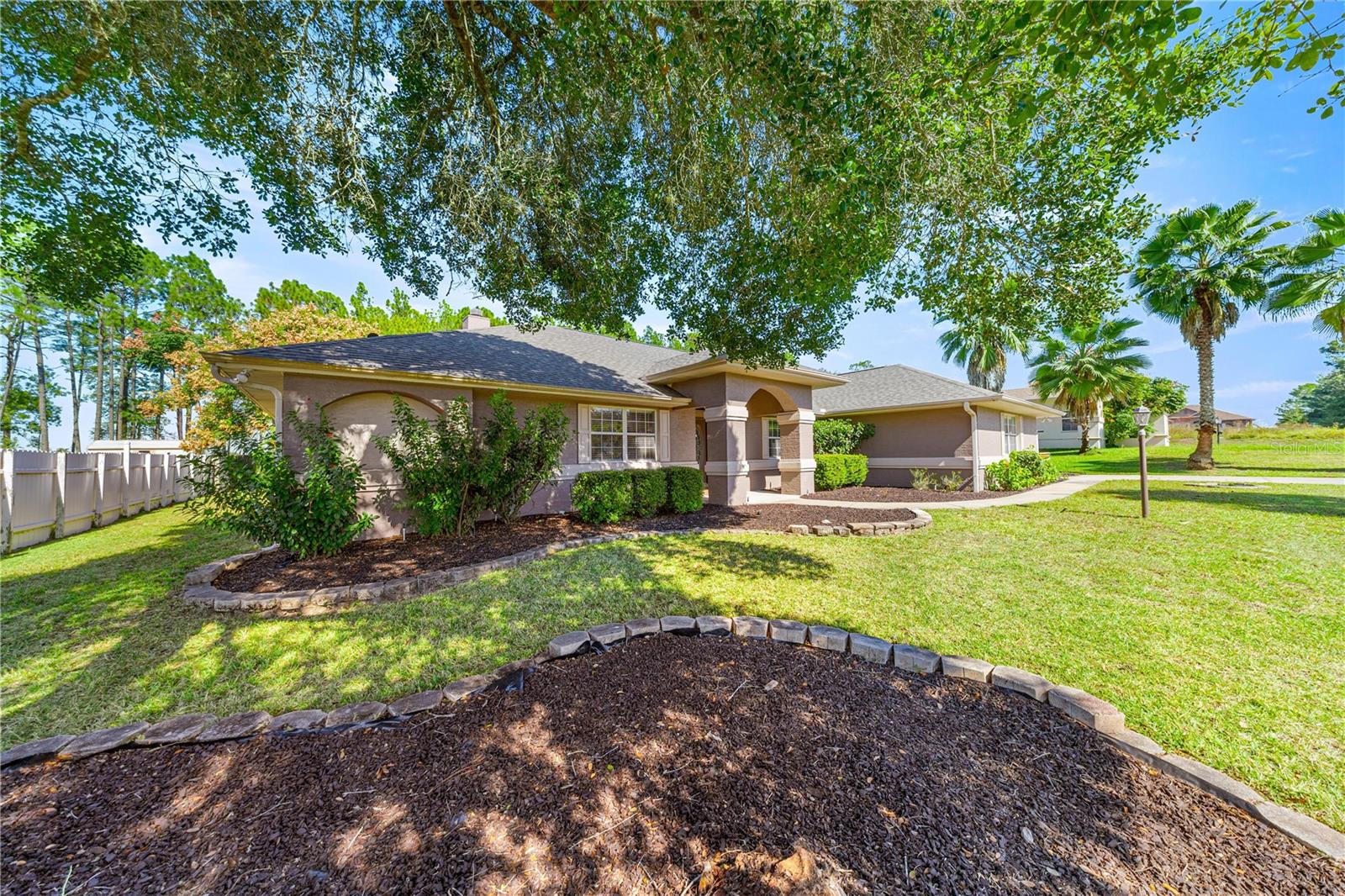 EMERALD POINT - Residential