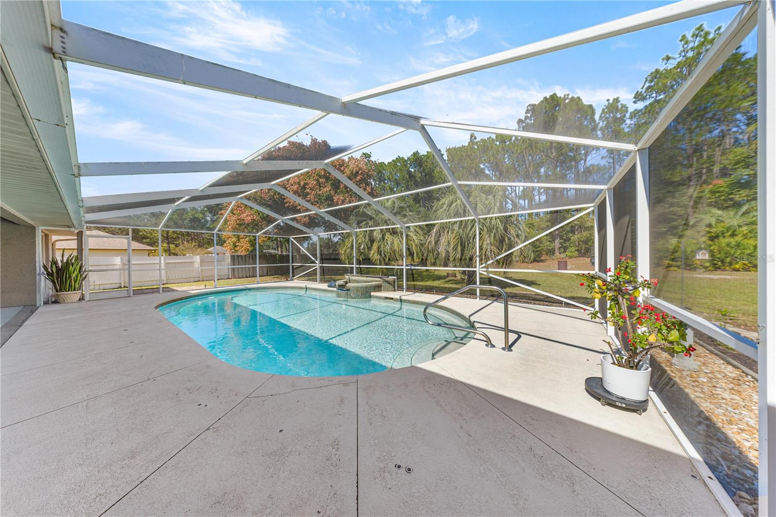 EMERALD POINT - Residential