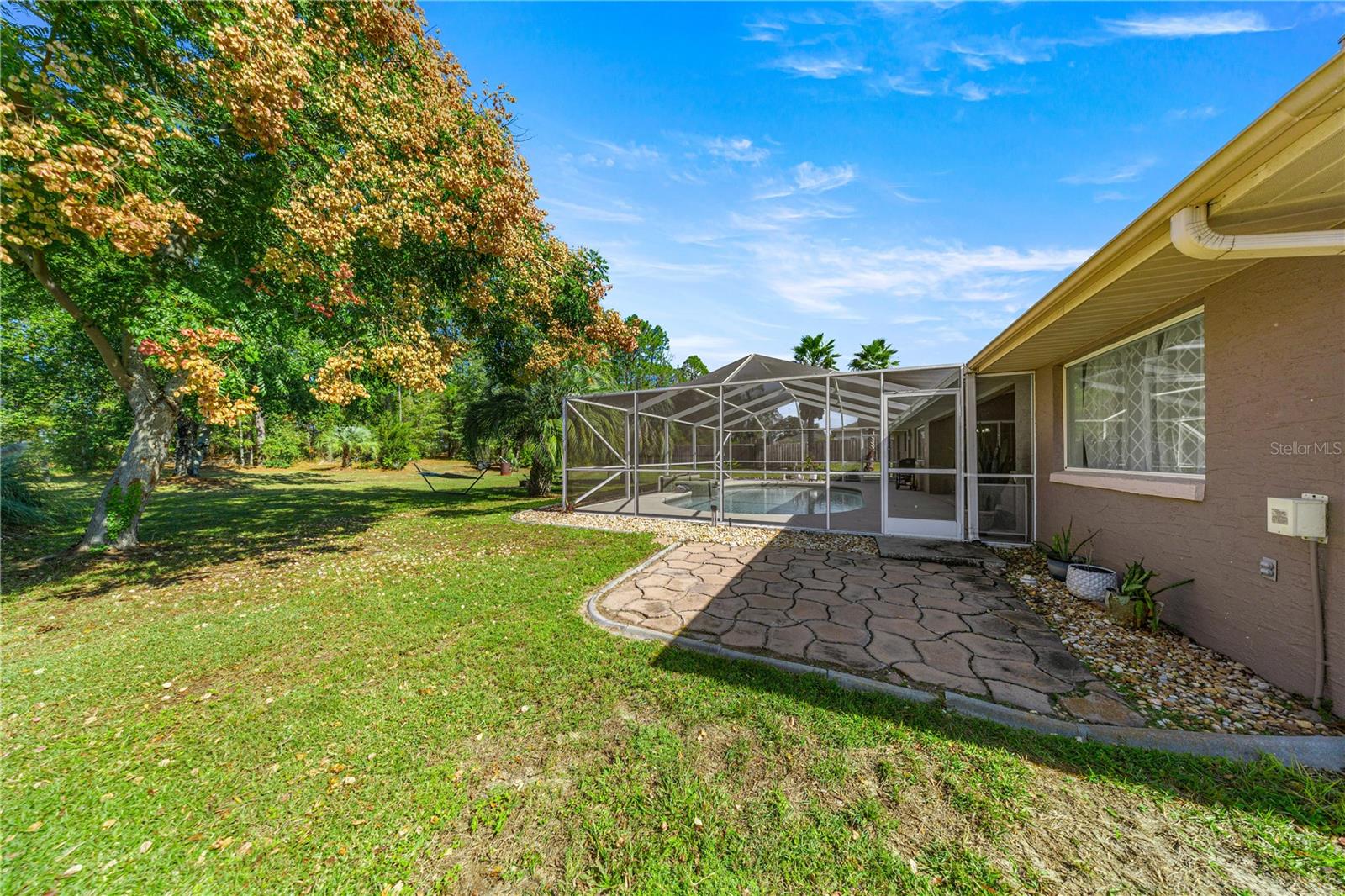 EMERALD POINT - Residential