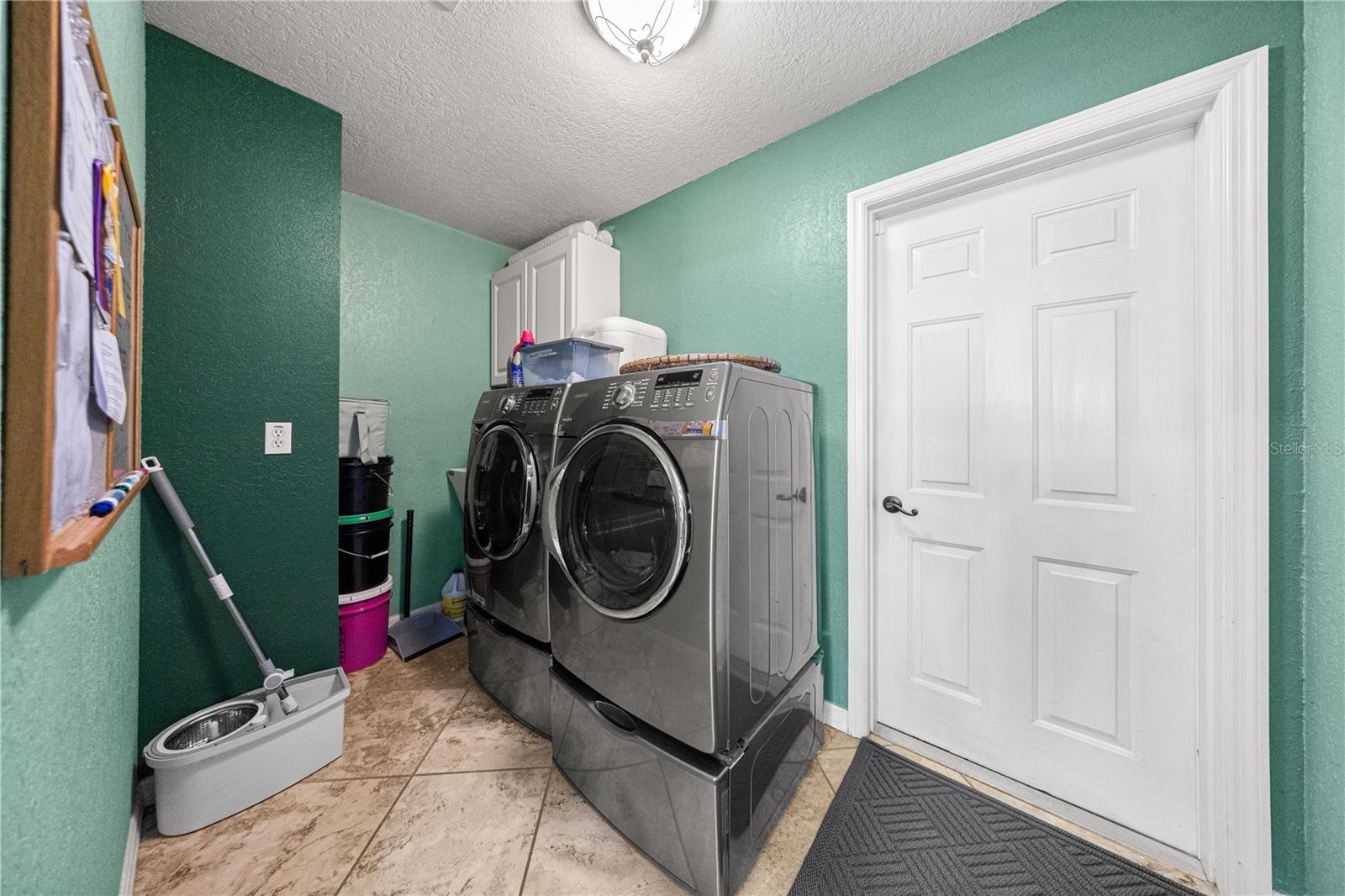 EMERALD POINT - Residential