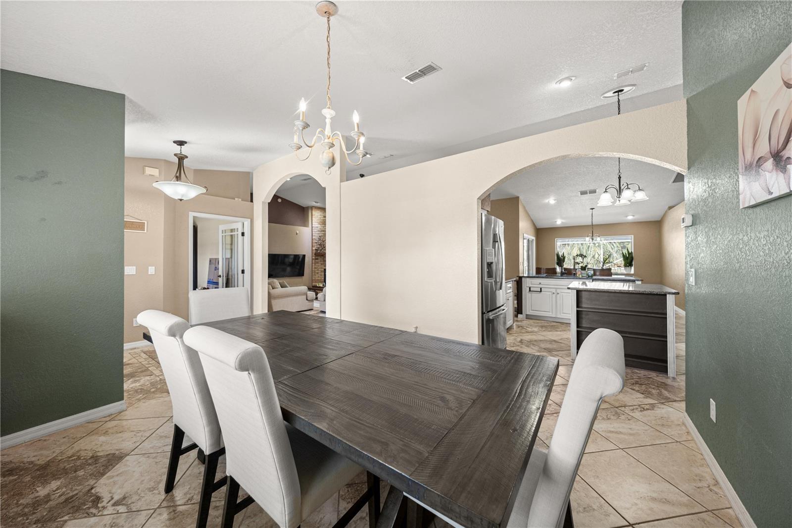 EMERALD POINT - Residential