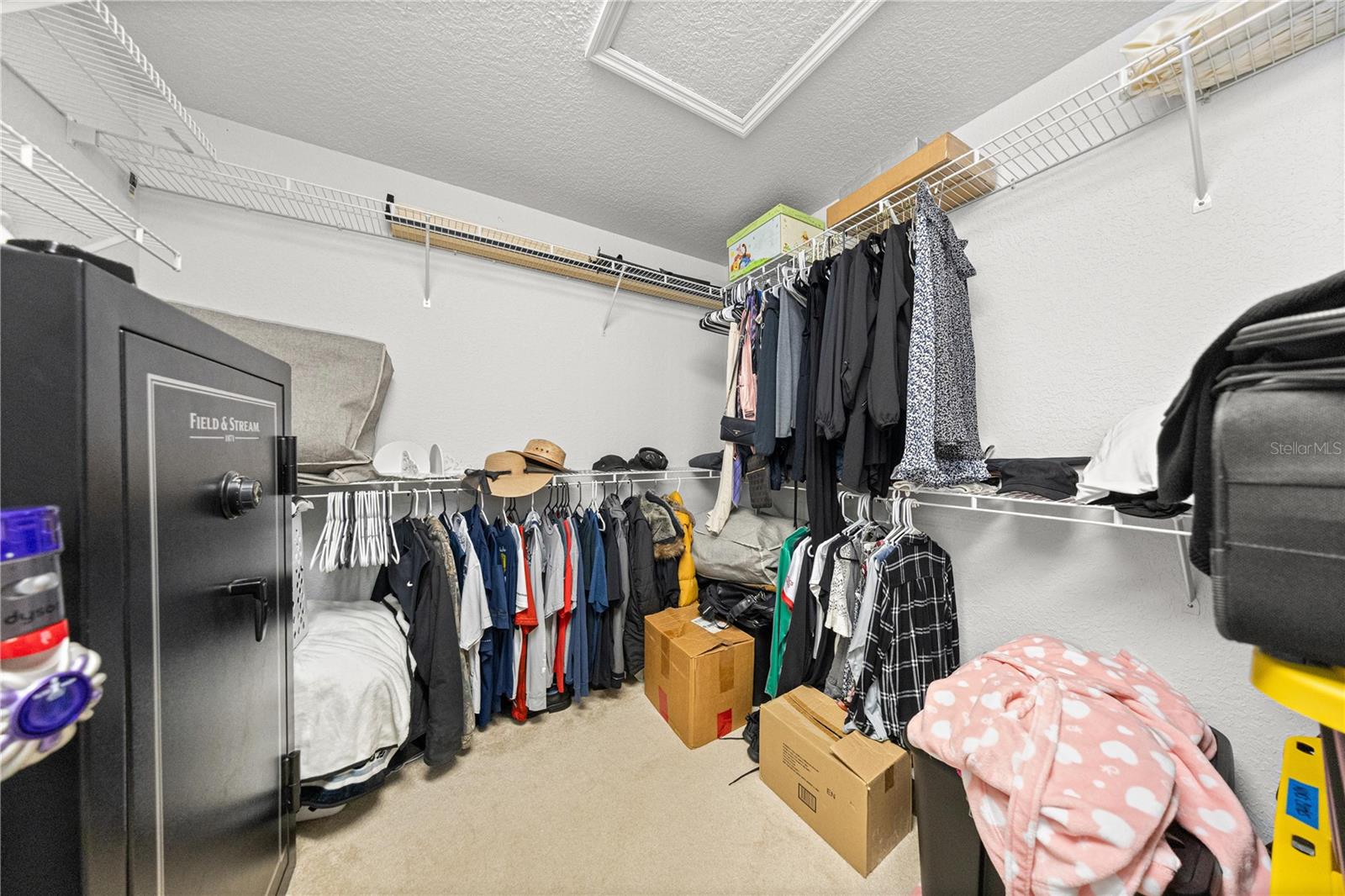 EMERALD POINT - Residential