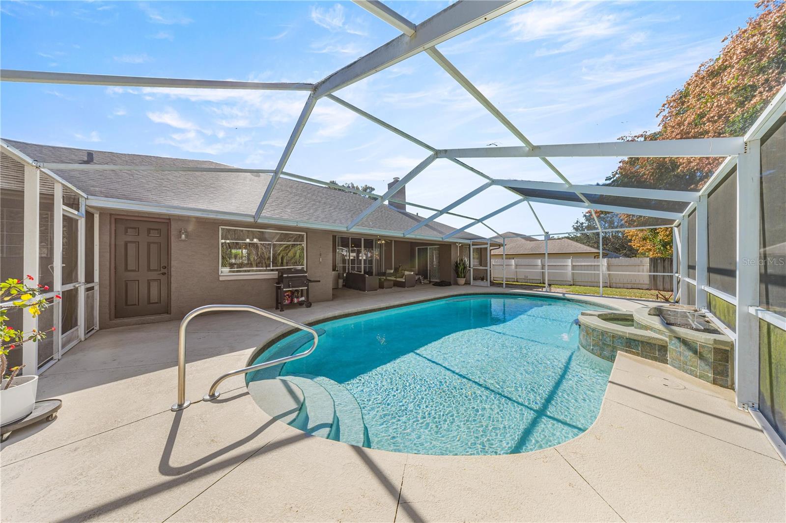 EMERALD POINT - Residential