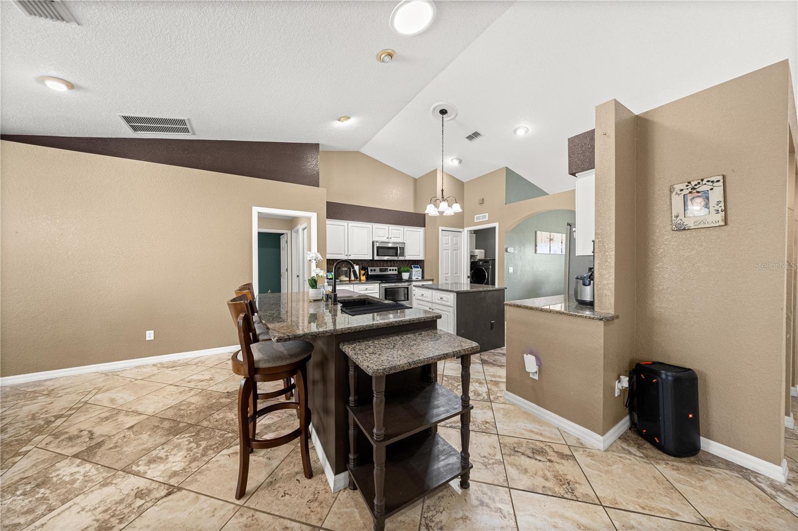 EMERALD POINT - Residential