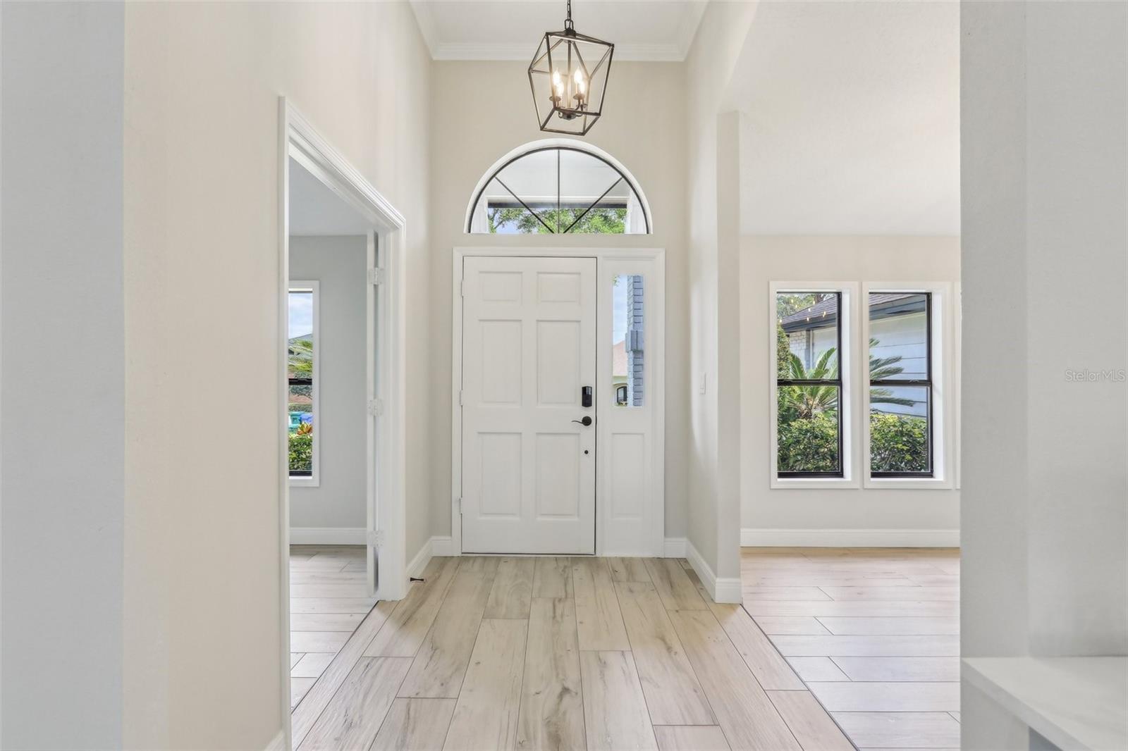 216 SHADY OAKS CIRCLE